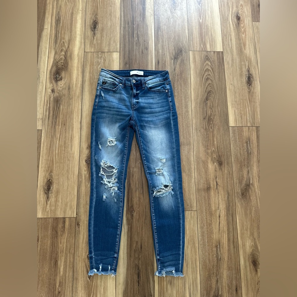 Kancan womens Distressed Jeans size 7/27